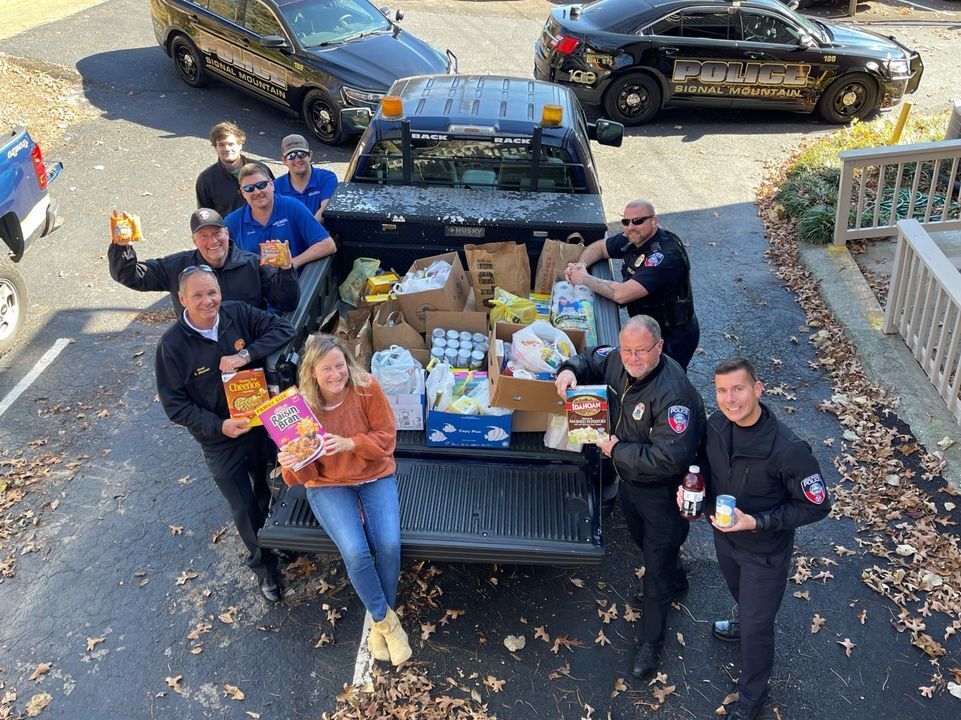 Signal Mountain Police & Fire Departments to host food drive in support of local food pantry